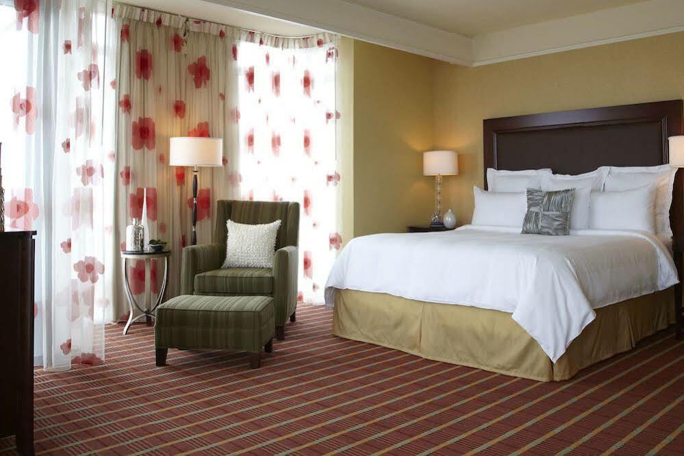 Renaissance Montgomery Hotel & Spa At The Convention Center Exteriér fotografie